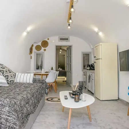 Evnoikon Ii Amazing Jacuzzi-cave House In Fira (Santorini)