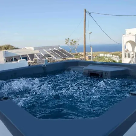 Holiday home Evnoikon Ii Amazing Jacuzzi-cave House In *
