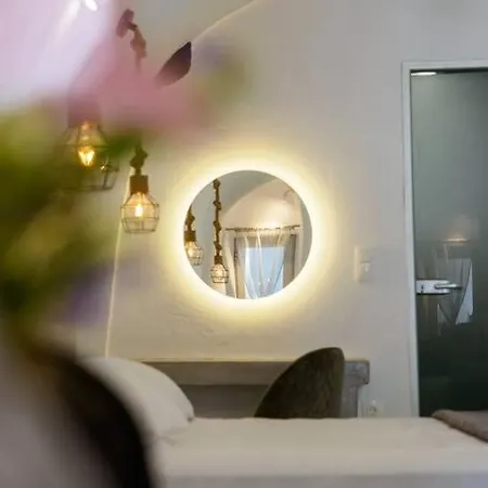 Evnoikon Ii Amazing Jacuzzi-cave House In Fira (Santorini)