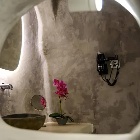 Holiday home Evnoikon Ii Amazing Jacuzzi-cave House In
